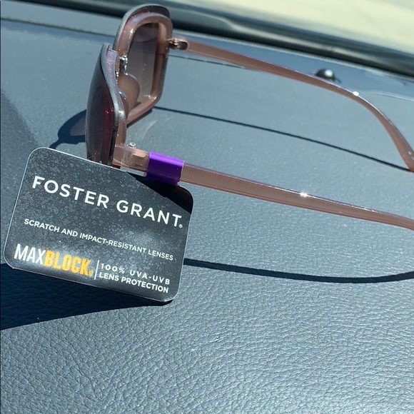 Foster Grant sunglasses 🕶 😎 - Picture 2 of 6